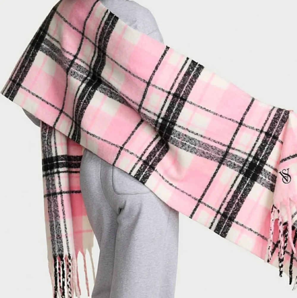 Victoria's Secret Pink and Black Checkered Scarf NWT - Picture 3 of 8